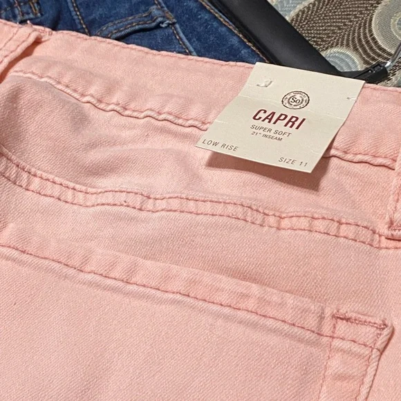 SO Pink Capris Relaxed Fit Lightweight Fabric - Picture 3 of 4